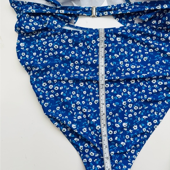 Blue Ditsy‎ Floral Print V Neck Plus Size One-Pieces 3XL(18) - Picture 10 of 12